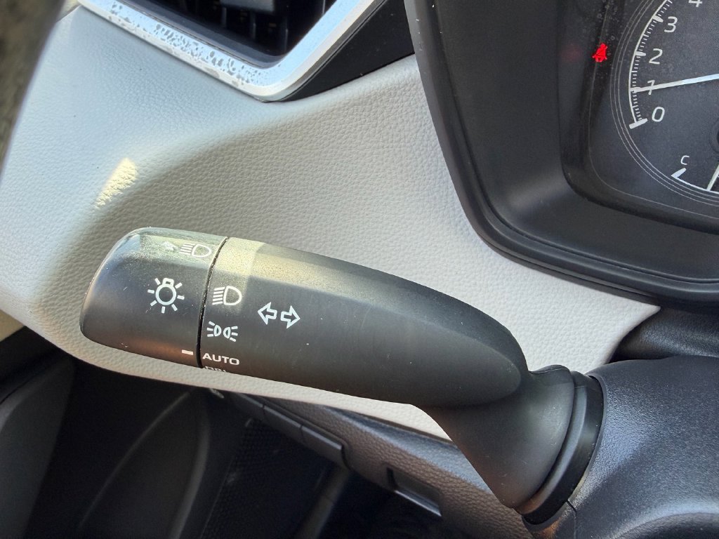 Used 2022 Toyota Corolla LE FWD image 28