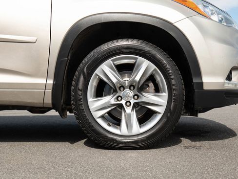 Used 2014 Toyota Highlander Limited image 15