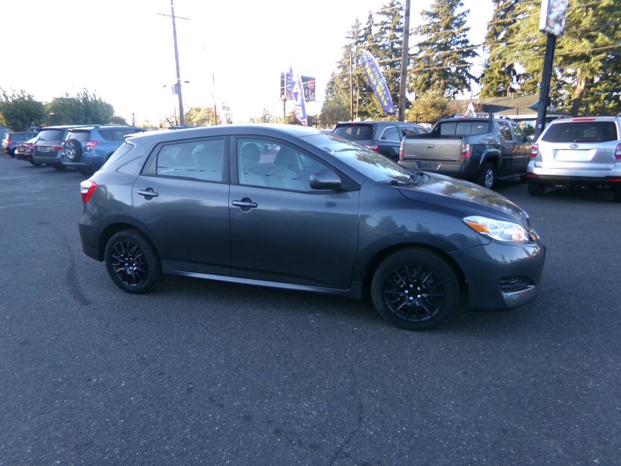 Used 2010 Toyota Matrix w/ PWR Pkg FWD image 5