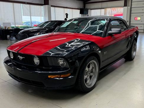 Used 2006 Ford Mustang GT RWD image 5