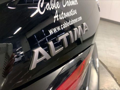 Used 2025 Nissan Altima 2.5 SV FWD image 8