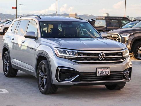 Used 2021 Volkswagen Atlas SE w/ Towing Package image 3