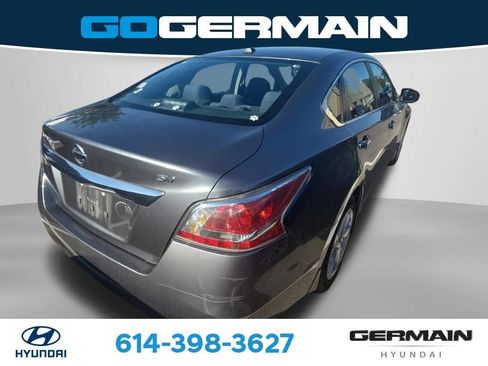 Used 2015 Nissan Altima 2.5 SV w/ Convenience Package FWD image 9