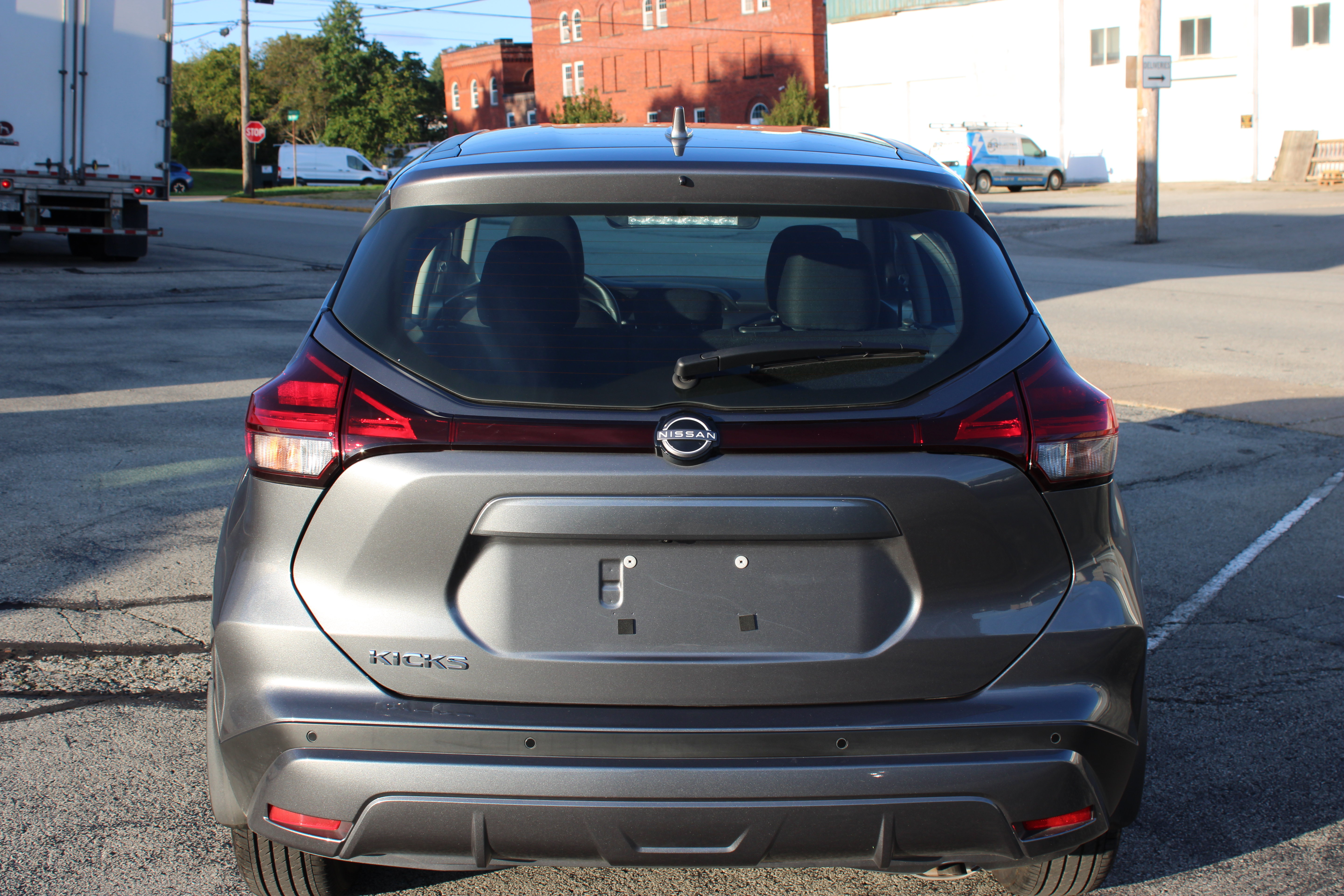 Certified 2025 Nissan Kicks Play S FWD image 4