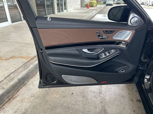 Used 2017 Mercedes-Benz Maybach S 550 4MATIC image 56