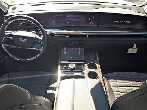 New 2025 Cadillac Escalade Sport Platinum w/ LPO, Floor Liner Package image 19