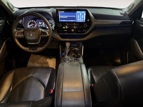Used 2022 Toyota Highlander Platinum image 14