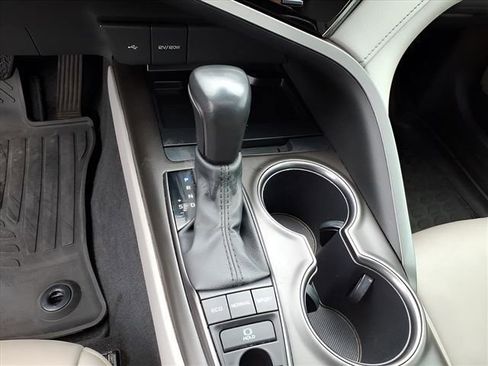 Used 2022 Toyota Camry XSE w/ Navigation Package FWD image 18
