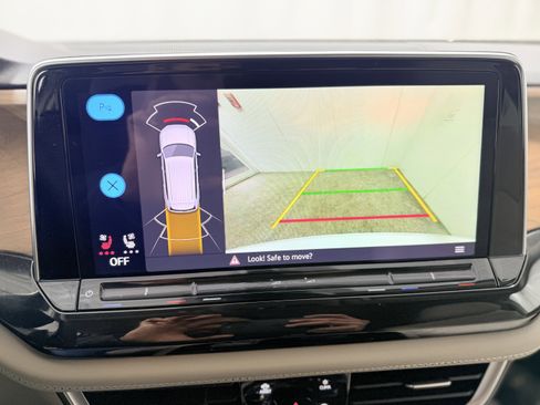 Used 2025 Volkswagen Atlas SE w/ Black Wheel Package image 19