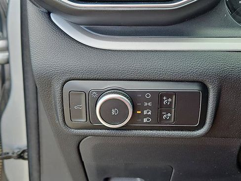 Used 2024 Ford Explorer XLT w/ Equipment Group 202A RWD image 19