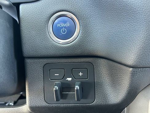 Used 2023 Toyota Sequoia Limited AWD/4WD image 36