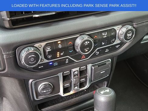 Used 2025 Jeep Wrangler Unlimited Sahara w/ Safety Group AWD/4WD image 15