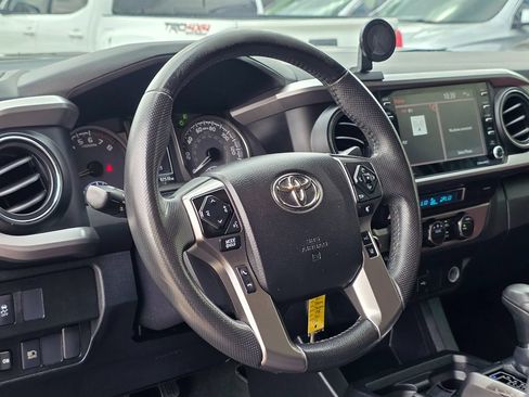 Used 2021 Toyota Tacoma SR5 AWD/4WD image 23