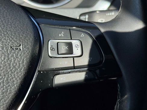 Used 2021 Volkswagen Tiguan SE image 28