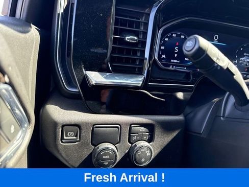 Used 2024 Chevrolet Silverado 1500 LT RWD image 9