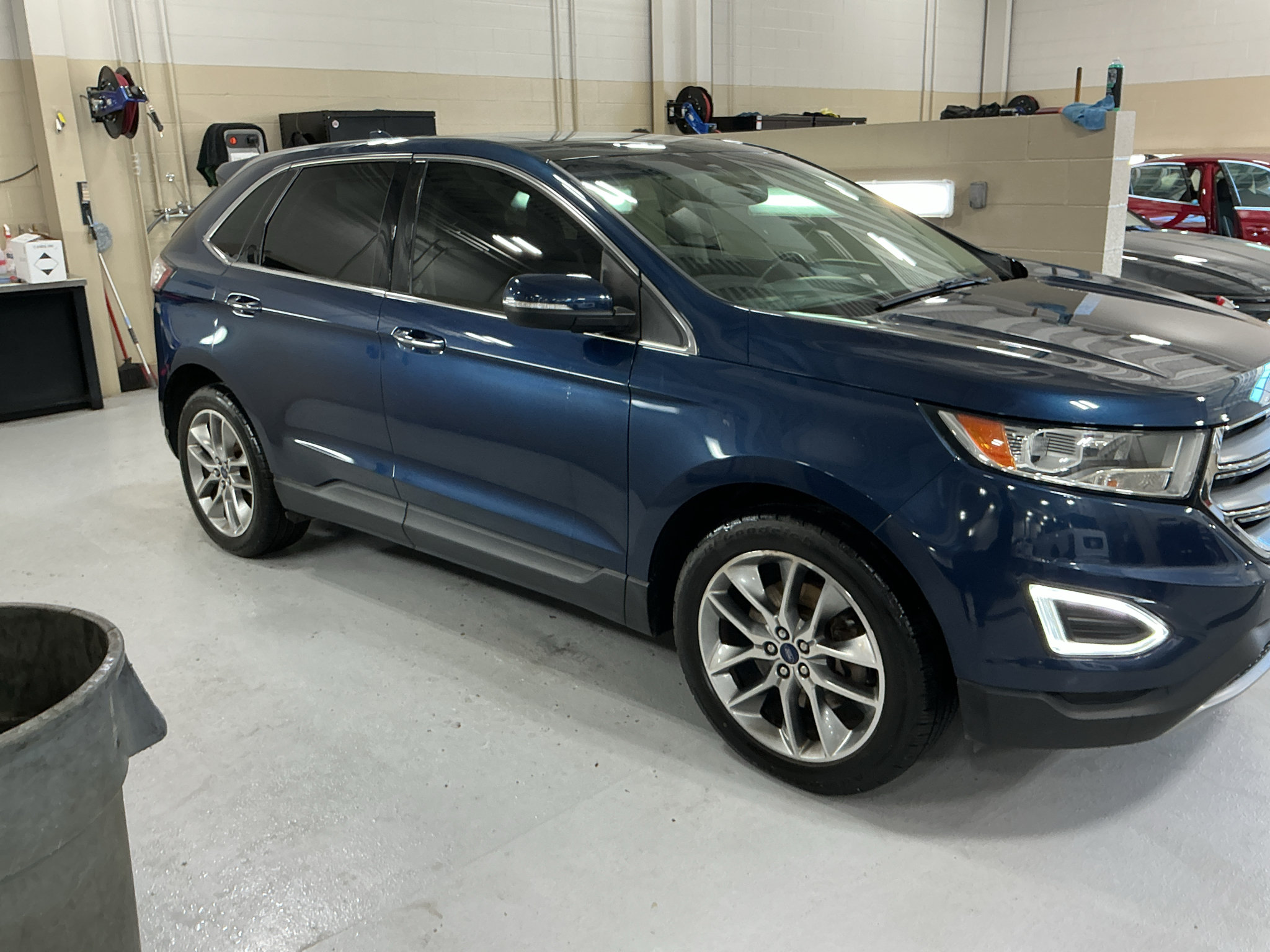 Used 2017 Ford Edge Titanium w/ Equipment Group 301A AWD/4WD image 3
