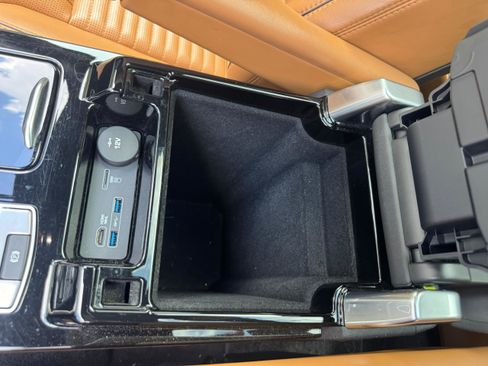 Used 2017 Land Rover Discovery HSE image 39