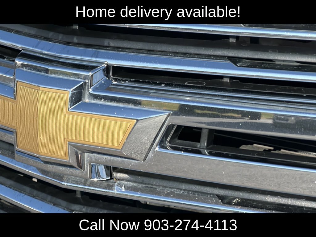 Used 2017 Chevrolet Suburban Premier RWD image 3