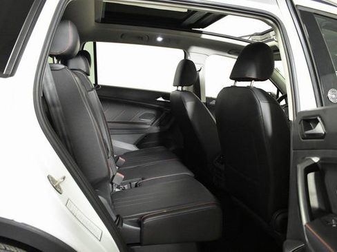 Used 2024 Volkswagen Tiguan Wolfsburg Edition image 33