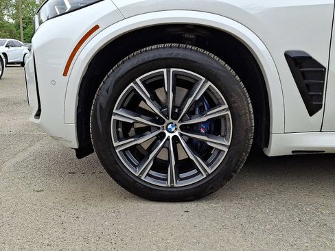 Certified 2024 BMW X5 xDrive40i w/ M Sport Package AWD/4WD image 8