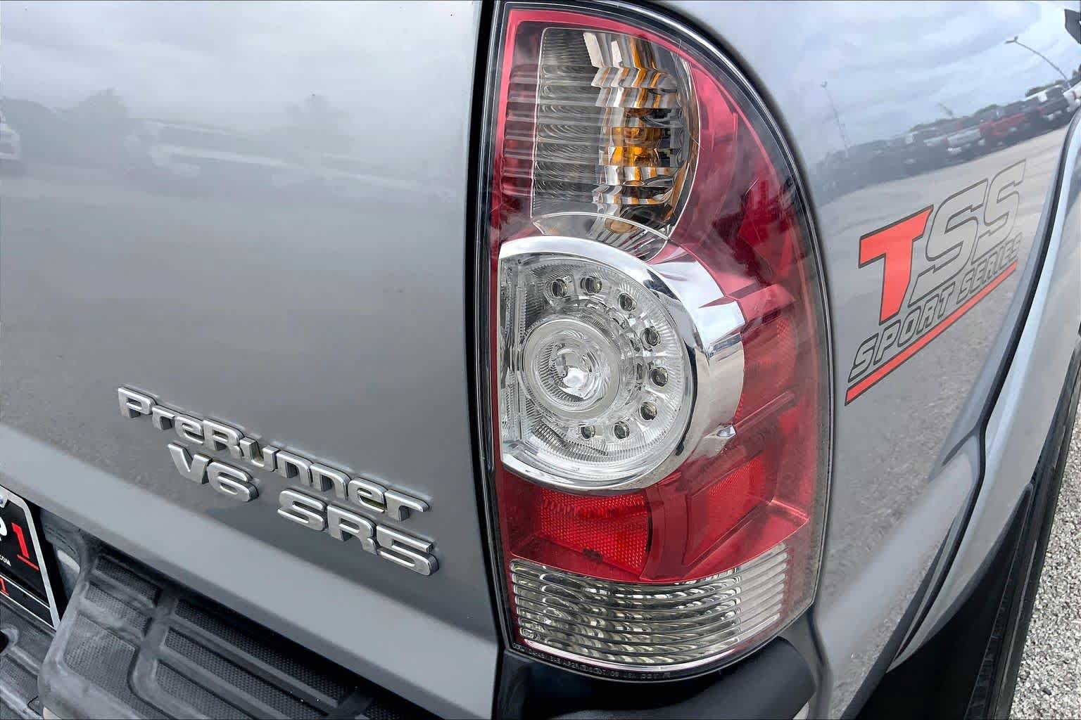 Used 2015 Toyota Tacoma PreRunner w/ SR5 Package RWD image 30