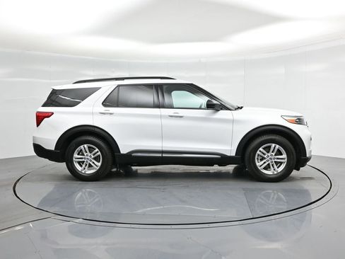 Certified 2021 Ford Explorer XLT image 29