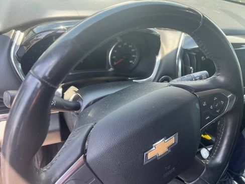 Used 2018 Chevrolet Traverse LT FWD image 15