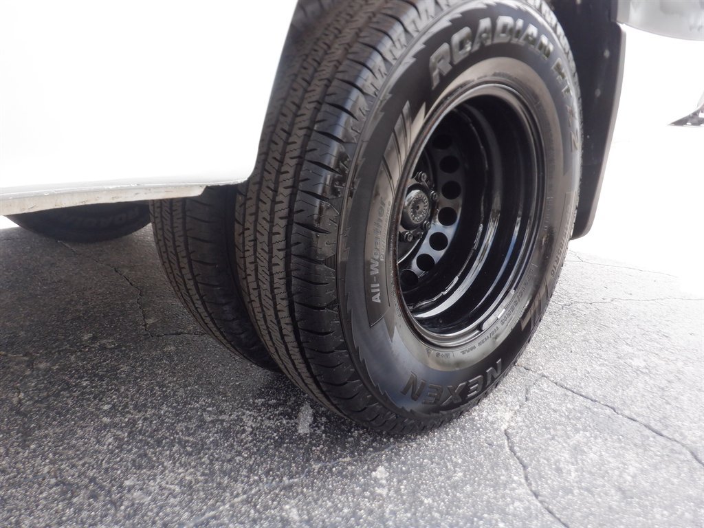 Used 2020 Freightliner Sprinter 3500 RWD image 12