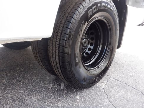 Used 2020 Freightliner Sprinter 3500 RWD image 12