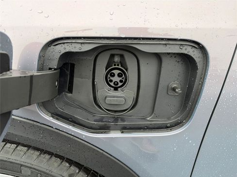New 2026 Chevrolet Equinox EV LT FWD image 10