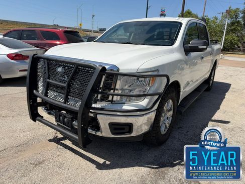 Used 2018 Nissan Titan SV AWD/4WD image 1