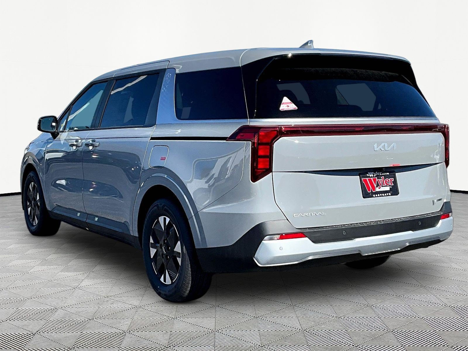 New 2027 Kia Carnival LXS FWD image 4