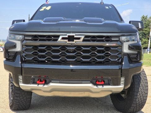 Used 2024 Chevrolet Silverado 1500 ZR2 w/ Technology Package AWD/4WD image 18