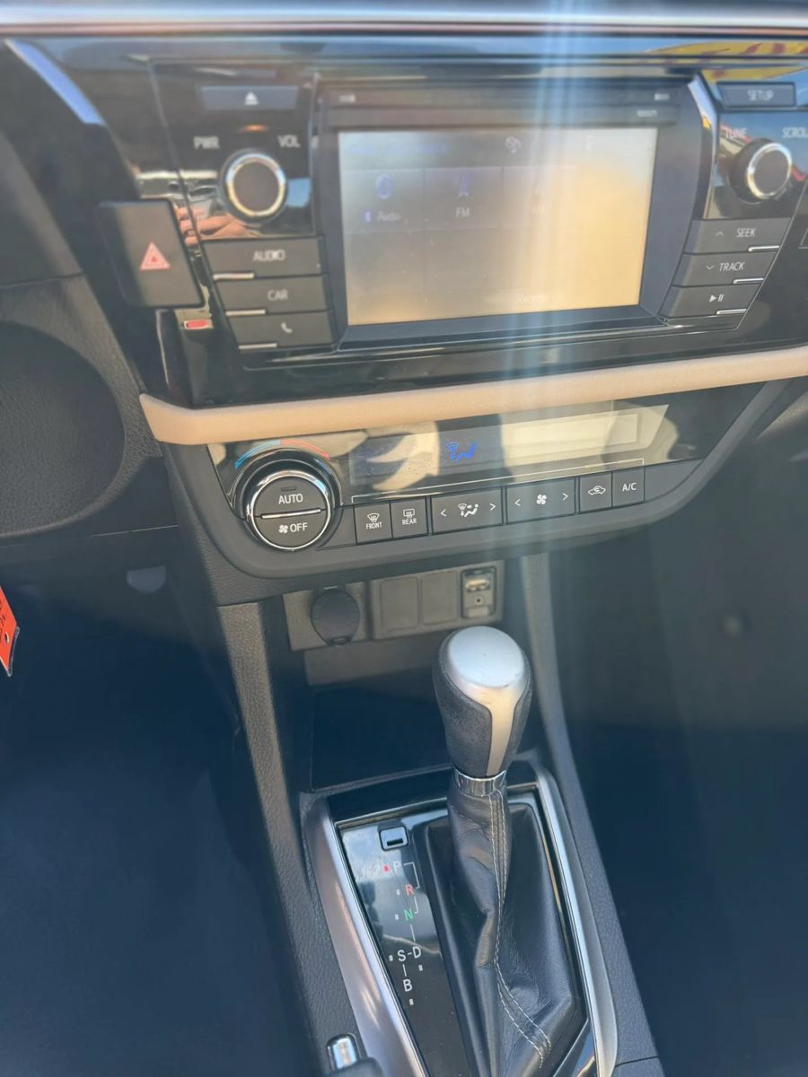 Used 2016 Toyota Corolla LE FWD image 23