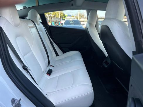 Used 2023 Tesla Model 3 Standard Range image 22