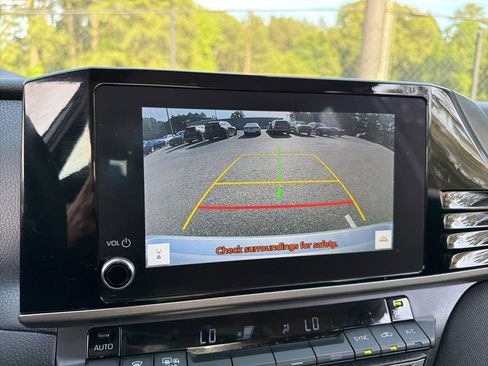 Used 2025 Toyota Camry LE FWD image 11