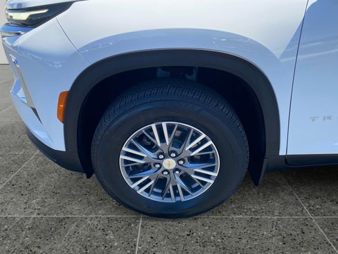Used 2026 Chevrolet Traverse LT w/ LPO, Floor Liner Package FWD image 14