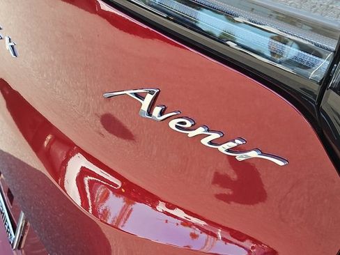 Used 2024 Buick Encore GX Avenir image 7