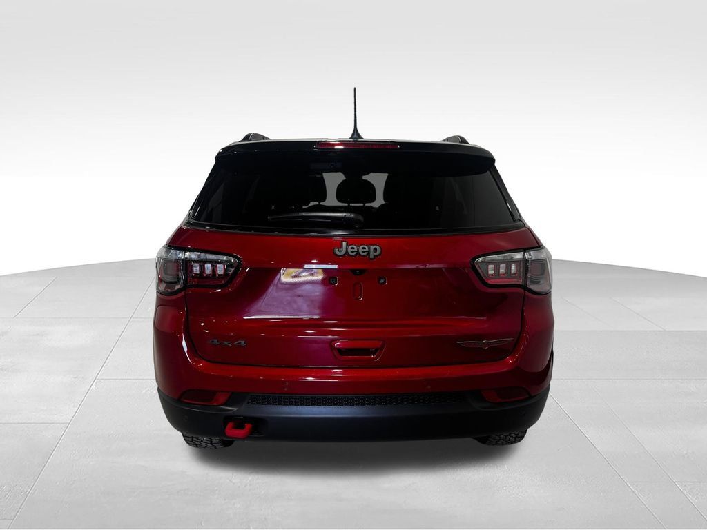 Used 2025 Jeep Compass Trailhawk AWD/4WD image 25