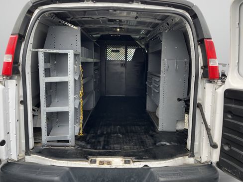 Used 2017 Chevrolet Express 2500 image 11