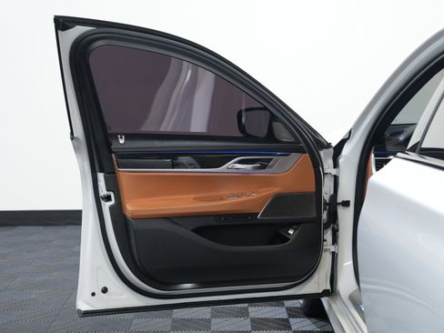 Used 2020 BMW 750i xDrive image 23