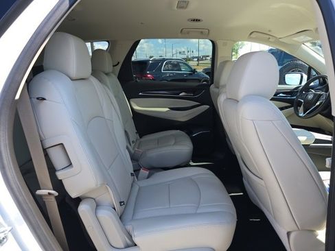 Used 2024 Buick Enclave Essence w/ Technology Package image 17
