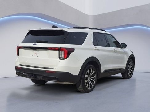 Used 2025 Ford Explorer ST-Line w/ Premium Package RWD image 3
