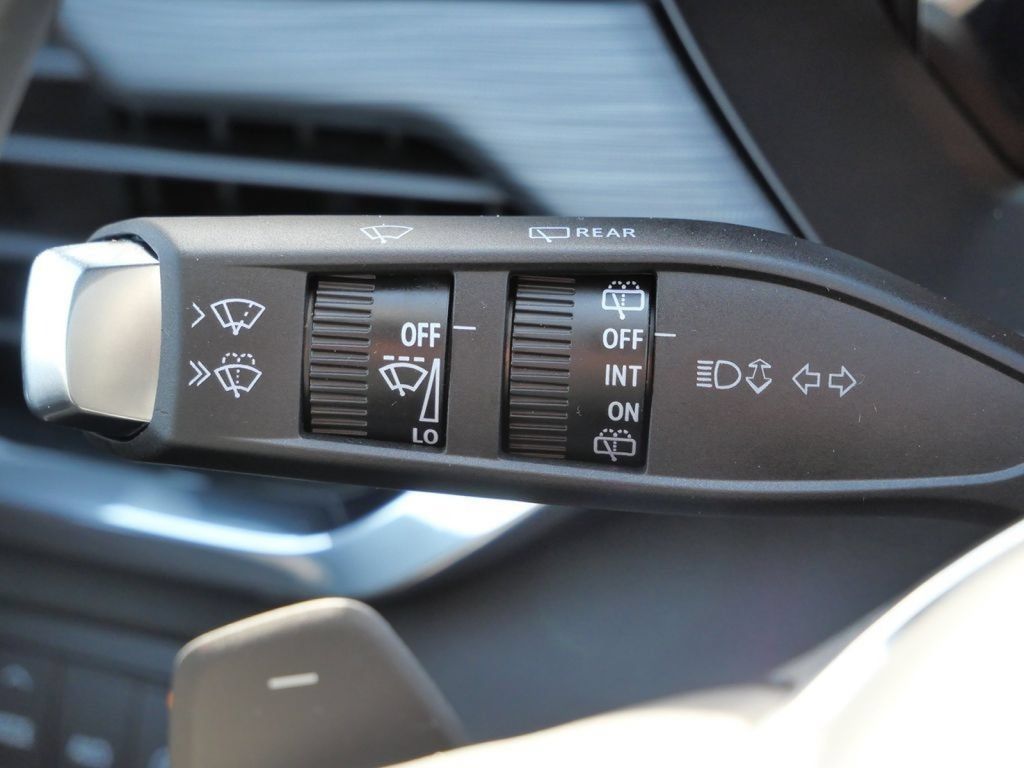New 2026 GMC Acadia Elevation w/ Elevation Premium Package AWD/4WD image 54