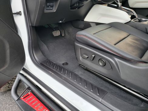 Certified 2024 GMC Canyon AT4X image 31