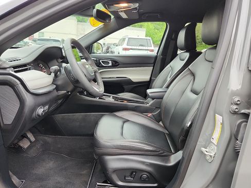 Certified 2024 Jeep Compass Limited AWD/4WD image 13