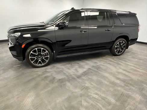 Used 2021 Chevrolet Suburban RST w/ Luxury Package image 3