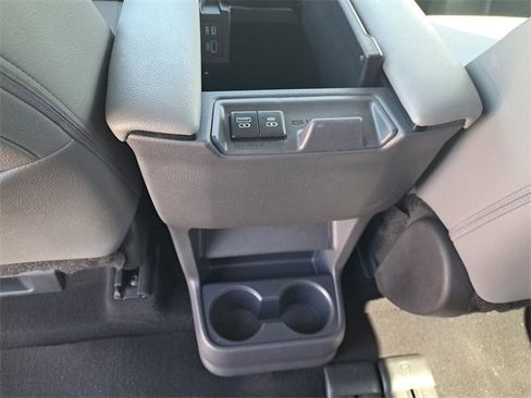 Used 2024 Toyota Sienna XLE image 12