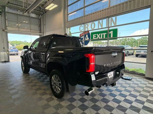 Used 2024 Toyota Tacoma Limited w/ Limited Package (LT) AWD/4WD image 4