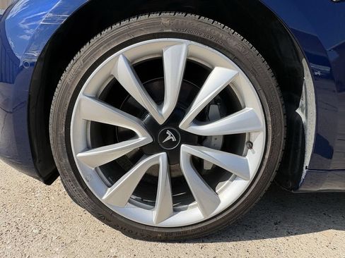 Used 2018 Tesla Model 3 Long Range RWD image 9